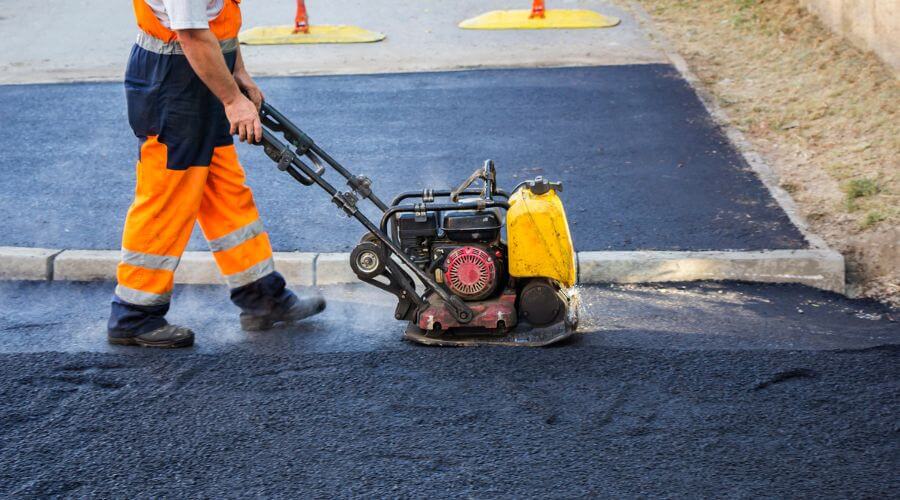 Professional gutter cleaning in Eunice, MO